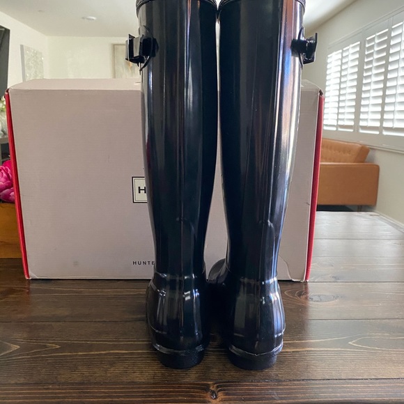 HUNTER Tall Rain Boot in Black Gloss - Picture 5 of 8